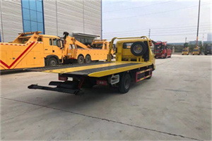 大余非事故拖车